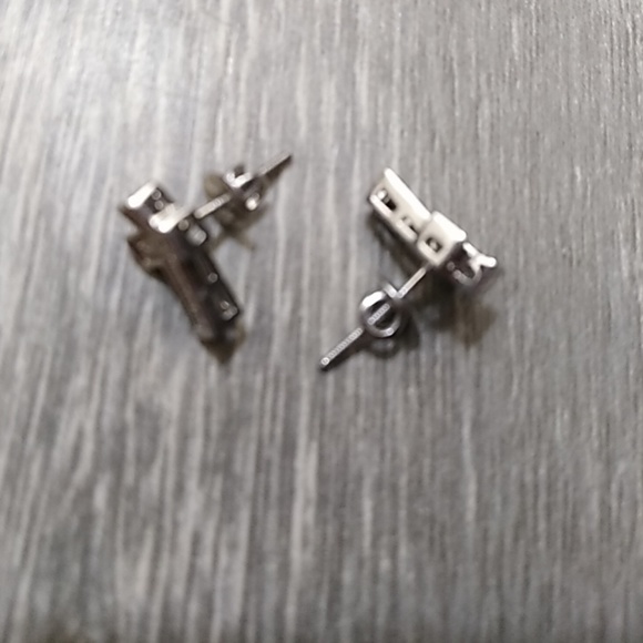 Screwback cross stud earrings .925 Sterling silver - Picture 2 of 3